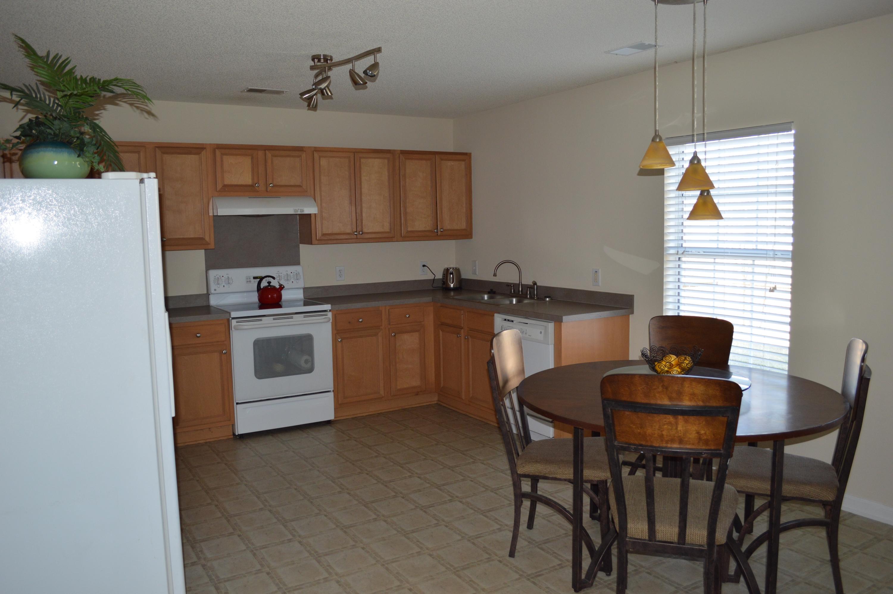 100 Tyron Road Summerville, SC 29483 - Photo 6 of 14 824