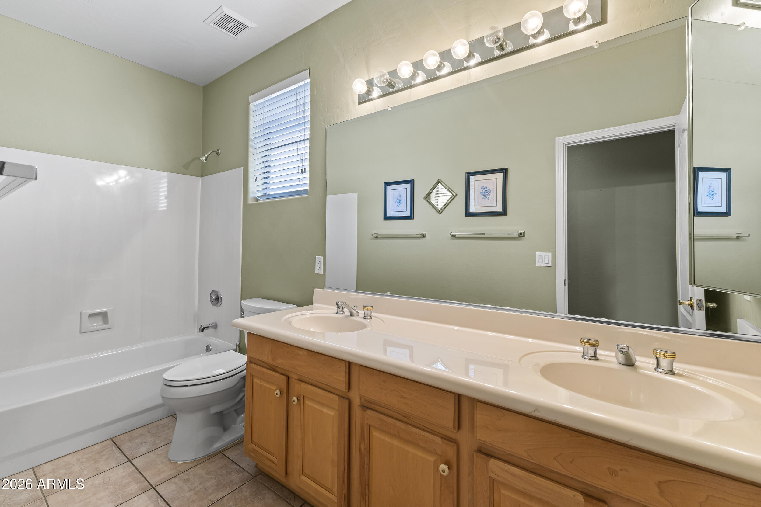 584 South Granite Street Gilbert, AZ 85296 - Photo 15 of 49 15_15