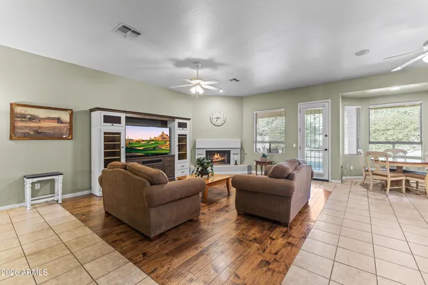 $965,000 | 584 South Granite Street, Gilbert, AZ 85296