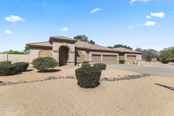 $965,000 | 584 South Granite Street, Gilbert, AZ 85296