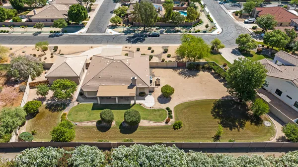 $965,000 | 584 South Granite Street, Gilbert, AZ 85296