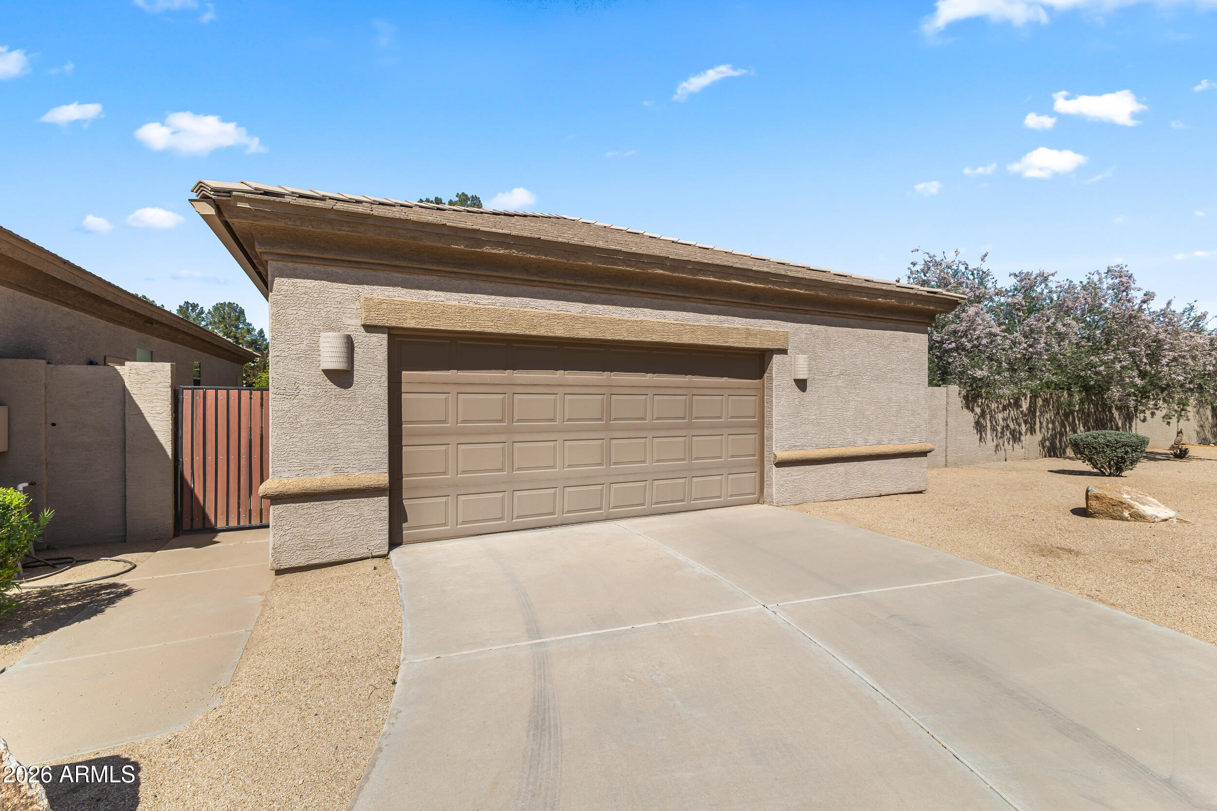 584 South Granite Street Gilbert, AZ 85296 - Photo 4 of 49 4_04