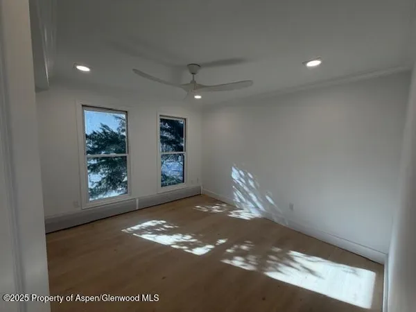 a view of empty room with window