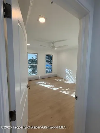 a view of empty room with window