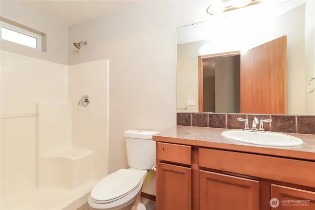 $2,725 | 1424 202nd St Court East, Spanaway, WA 98387