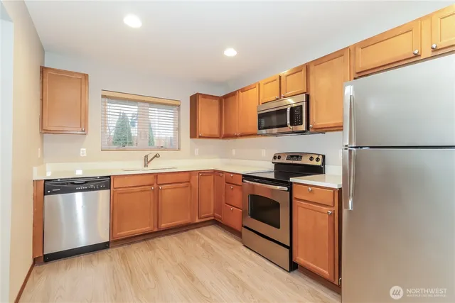 $2,725 | 1424 202nd St Court East, Spanaway, WA 98387