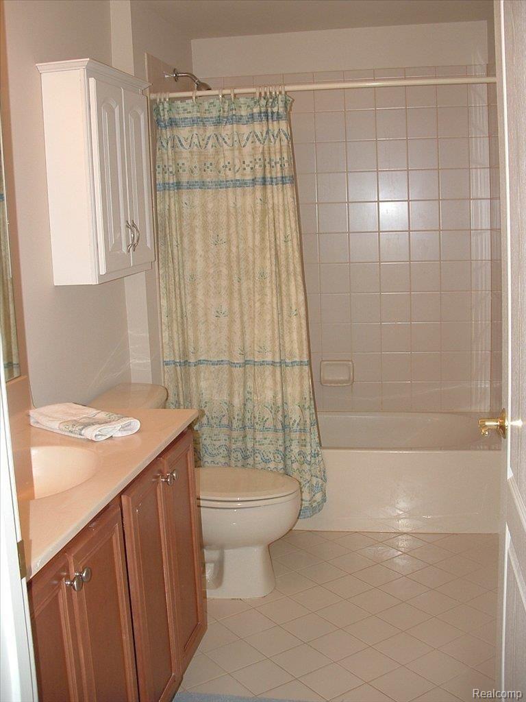 24827 Reeds Pointe Drive, Unit 26 Novi, MI 48374 - Photo 7 of 21 Basement full bath