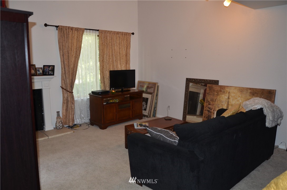14717 Northeast 44th Street, Unit R4 Bellevue, WA 98007 - Photo 3 of 21 Gallery Image 3