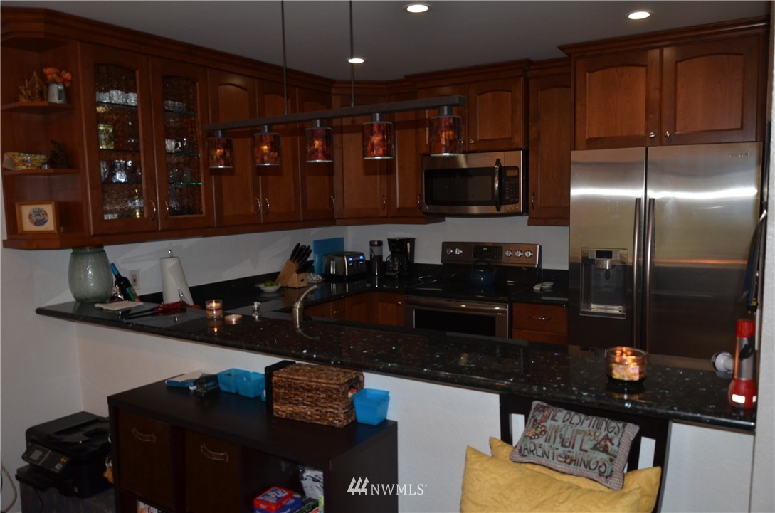 14717 Northeast 44th Street, Unit R4 Bellevue, WA 98007 - Photo 4 of 21 Gallery Image 4