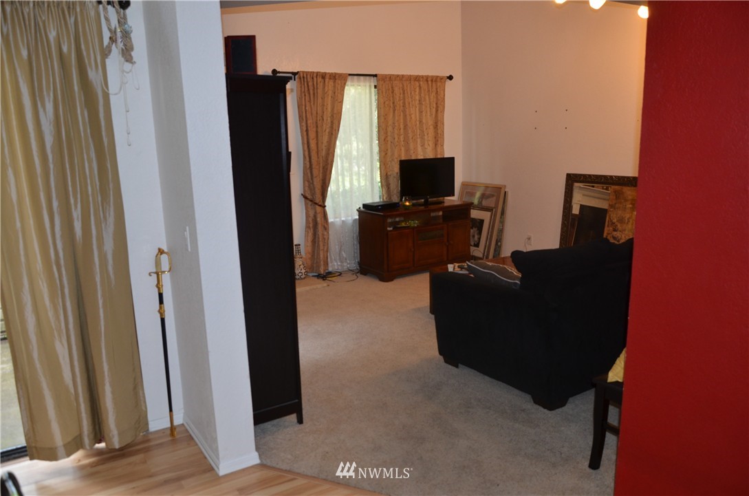 14717 Northeast 44th Street, Unit R4 Bellevue, WA 98007 - Photo 7 of 21 Gallery Image 7