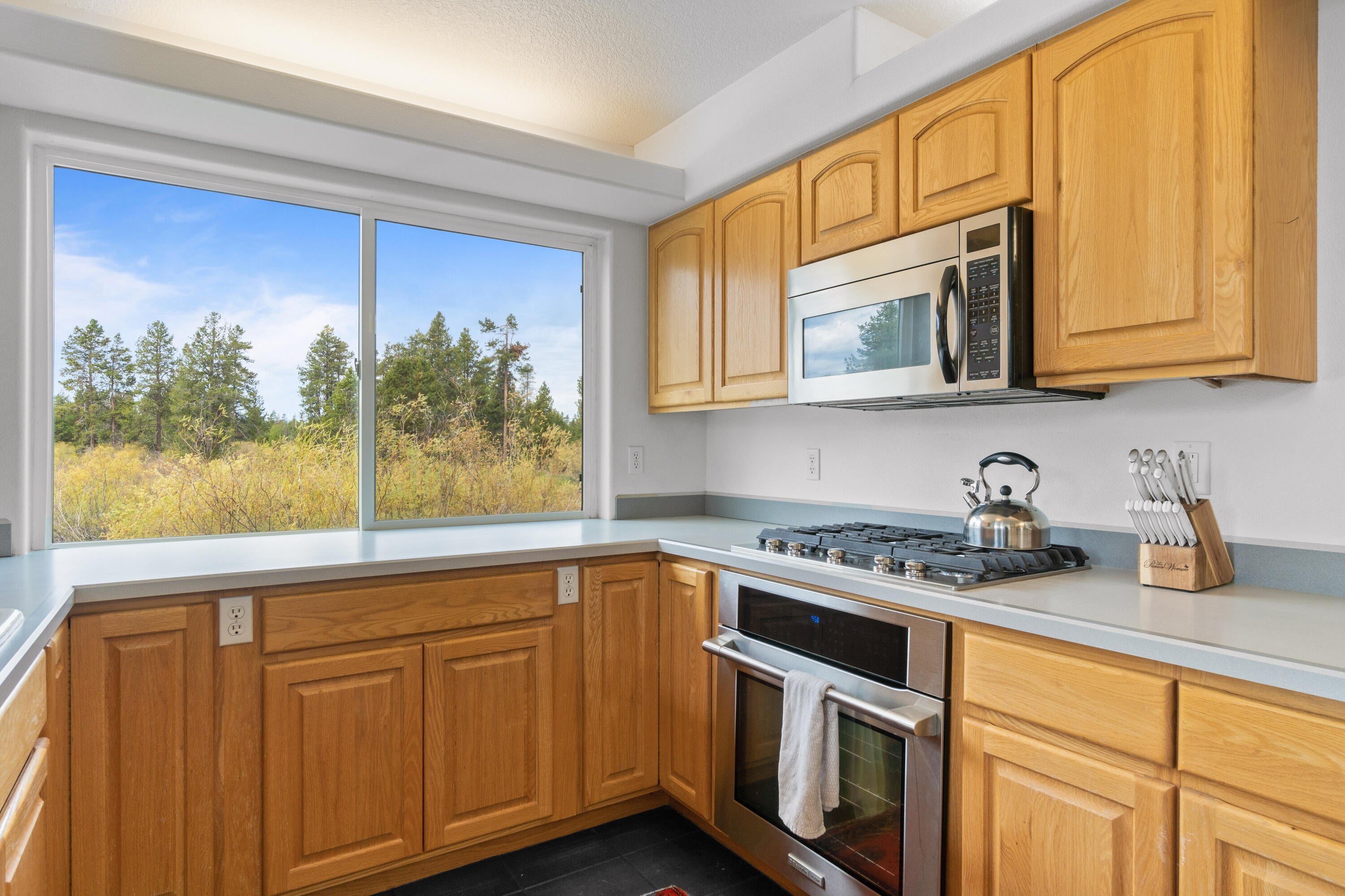 54761 Huntington Road Bend, OR 97707 - Photo 13 of 64 RileyVisualsa-203