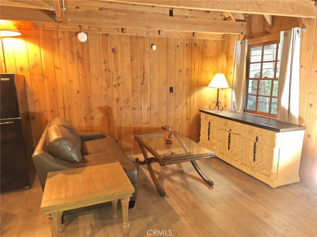 23844 Bowl Road Crestline, CA 92325 - Photo 2 of 9 Living Room