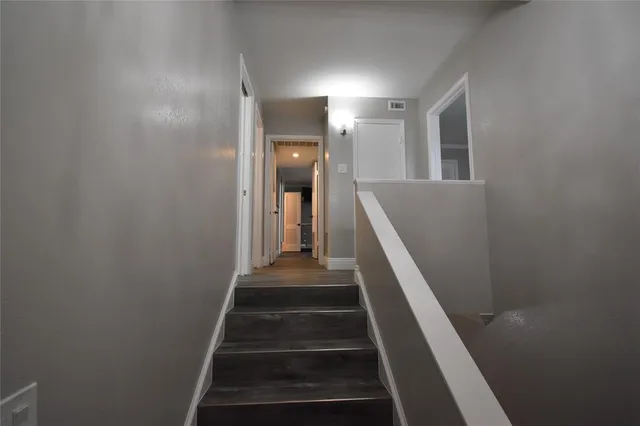 $200,000 | 538 E Avenue, Unit B, Grand Prairie, TX 75050