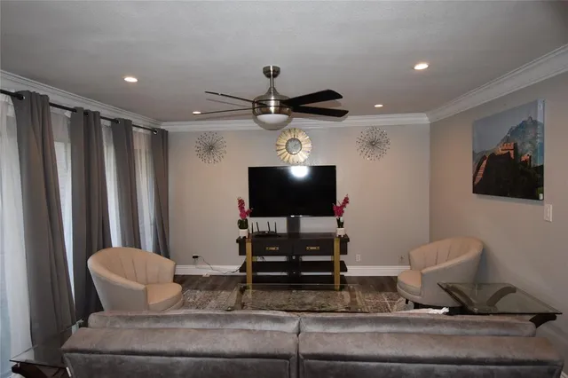 $200,000 | 538 E Avenue, Unit B, Grand Prairie, TX 75050