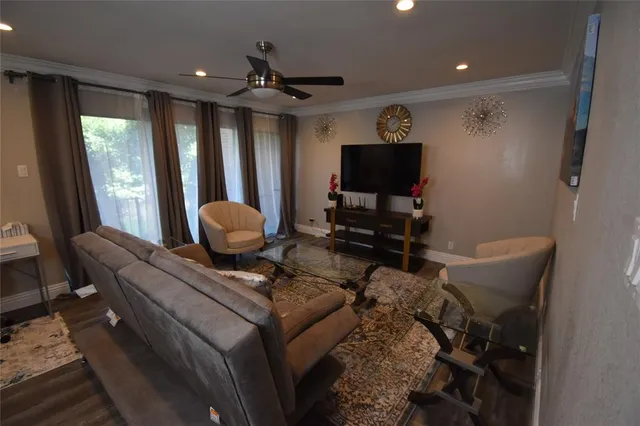 $200,000 | 538 E Avenue, Unit B, Grand Prairie, TX 75050