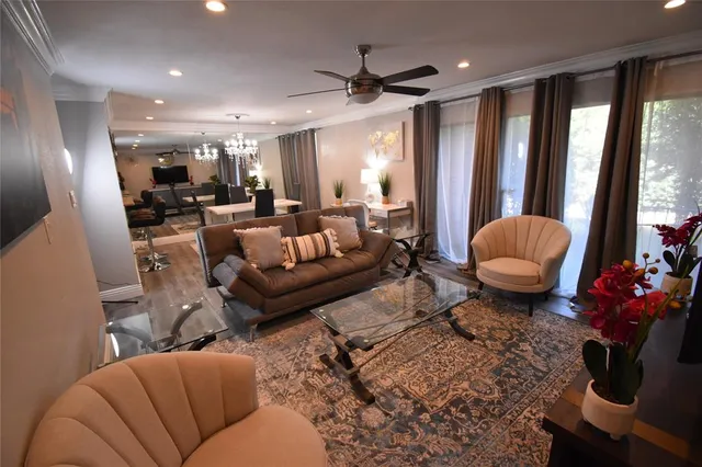 $200,000 | 538 E Avenue, Unit B, Grand Prairie, TX 75050