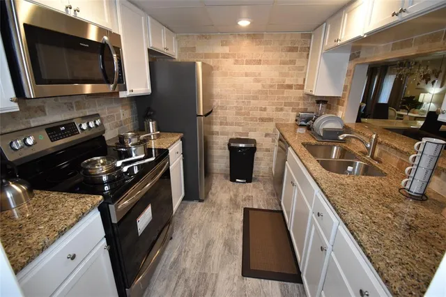 $200,000 | 538 E Avenue, Unit B, Grand Prairie, TX 75050