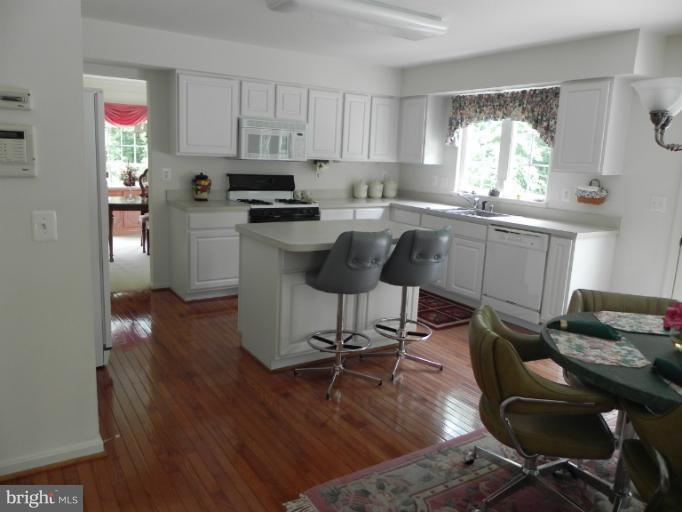8128 Rose Haven Road Baltimore, MD 21237 - Photo 23 of 28 Kitchen
