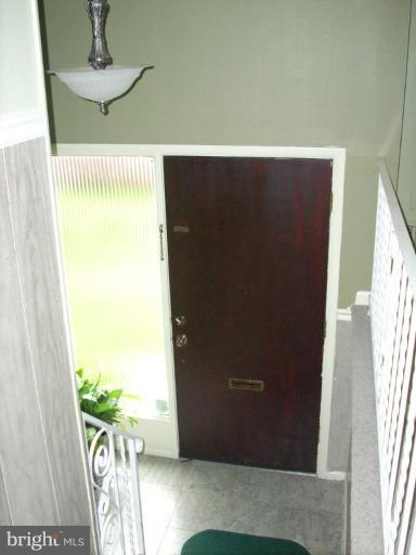 8103 Turner Street Fort Washington, MD 20744 - Photo 6 of 10 Entrance / Foyer