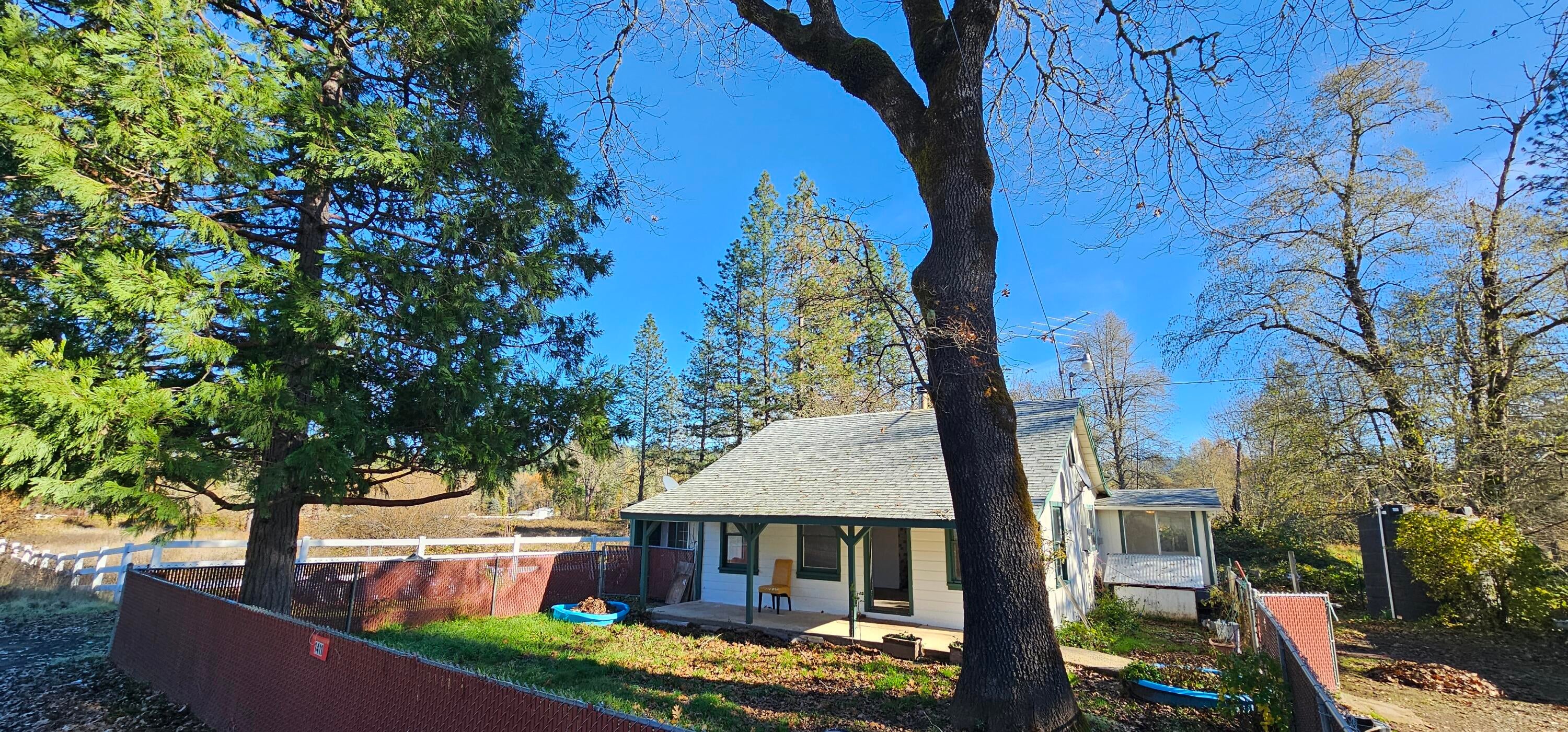 1411 Rockydale Road Cave Junction, OR 97523 - Photo 4 of 29 20251114_104728