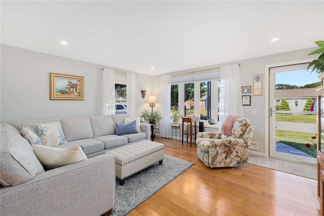 115 Beverly Road East Providence, RI 02915 - Photo 19 of 33