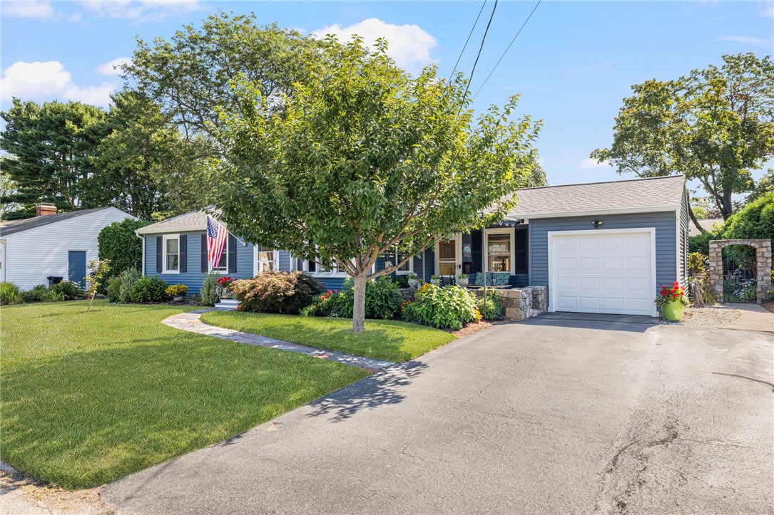115 Beverly Road East Providence, RI 02915 - Photo 2 of 33