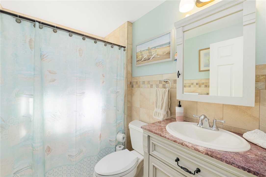 115 Beverly Road East Providence, RI 02915 - Photo 29 of 33