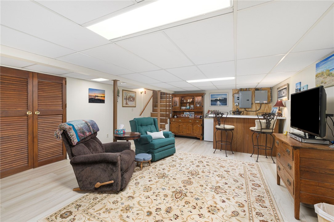 115 Beverly Road East Providence, RI 02915 - Photo 31 of 33