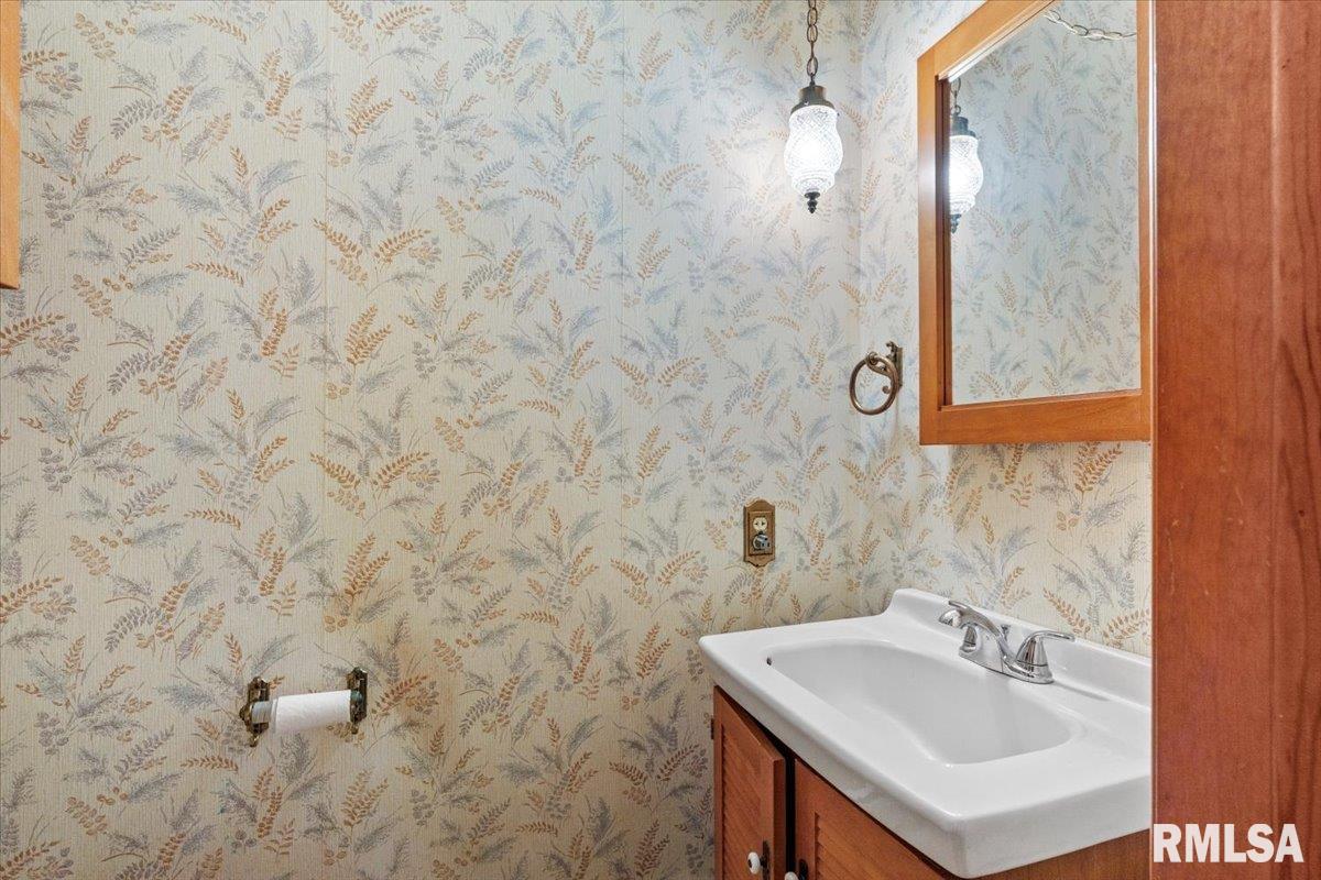 525 Sattley Street Rochester, IL 62563 - Photo 14 of 39