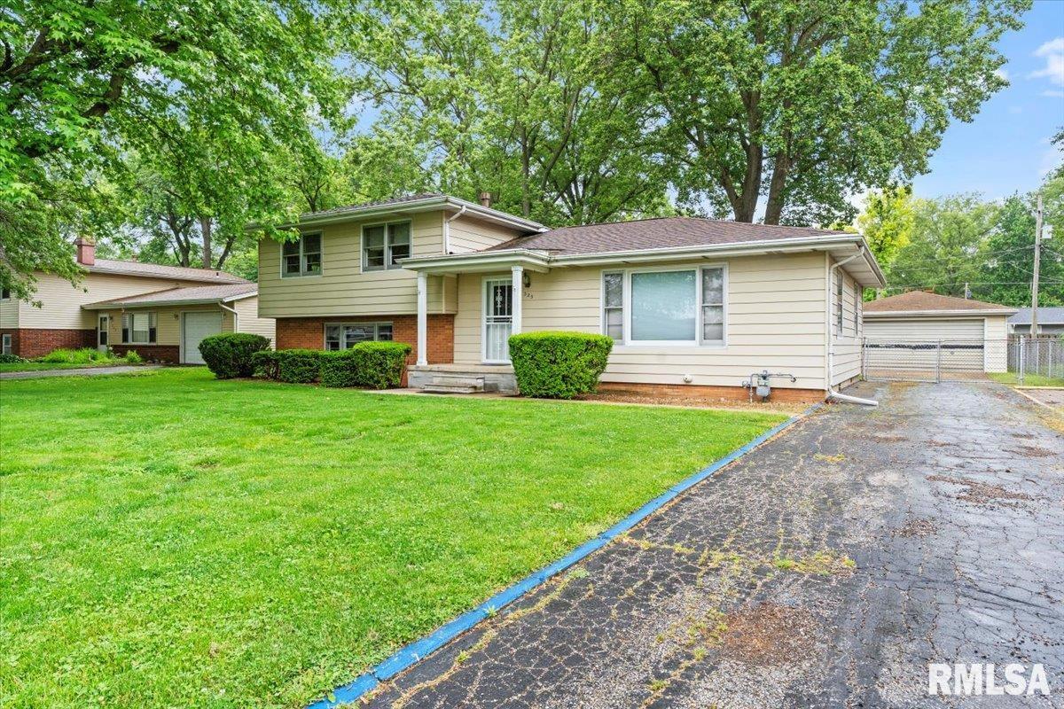 525 Sattley Street Rochester, IL 62563 - Photo 3 of 39
