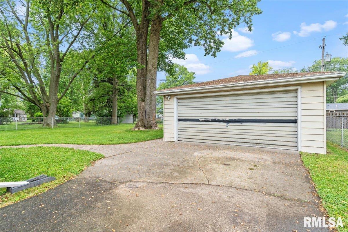525 Sattley Street Rochester, IL 62563 - Photo 35 of 39