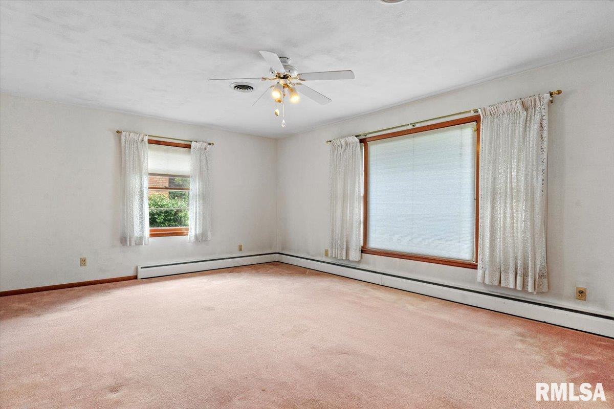 525 Sattley Street Rochester, IL 62563 - Photo 5 of 39
