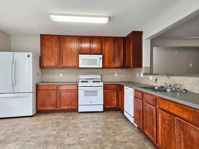 $1,800 | 18315 Fair Grange Lane, Cypress, TX 77433