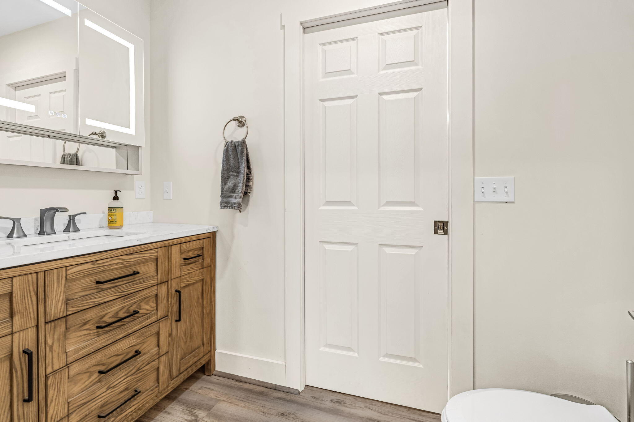 156 Congress Street Belfast, ME 04915 - Photo 23 of 69 1st Fl Half Bath