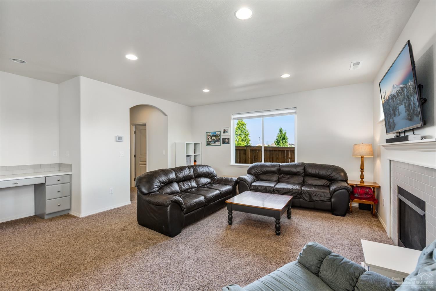 1706 Southwest 36th Street Redmond, OR 97756 - Photo 7 of 24 Additional Photo