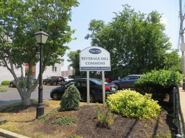 $229,900 | 728 Beverage Hill Avenue, Unit 26, Pawtucket, RI 02861