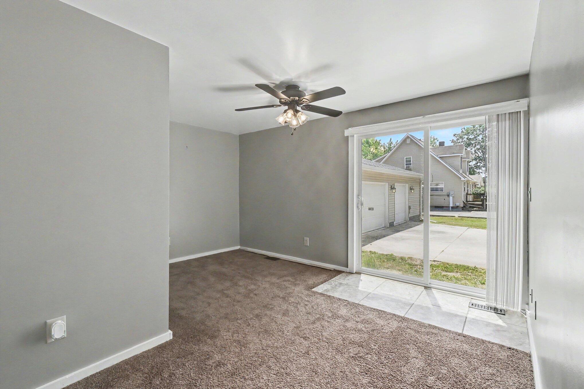 1011 State Street Adrian, MI 49221 - Photo 10 of 37 010_file_9881