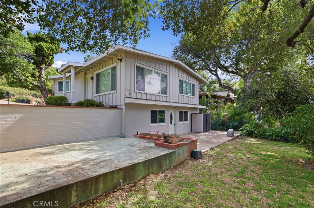3370 Pachappa Hill Riverside, CA 92506 - Photo 33 of 36 a view of a house with pool and sitting area