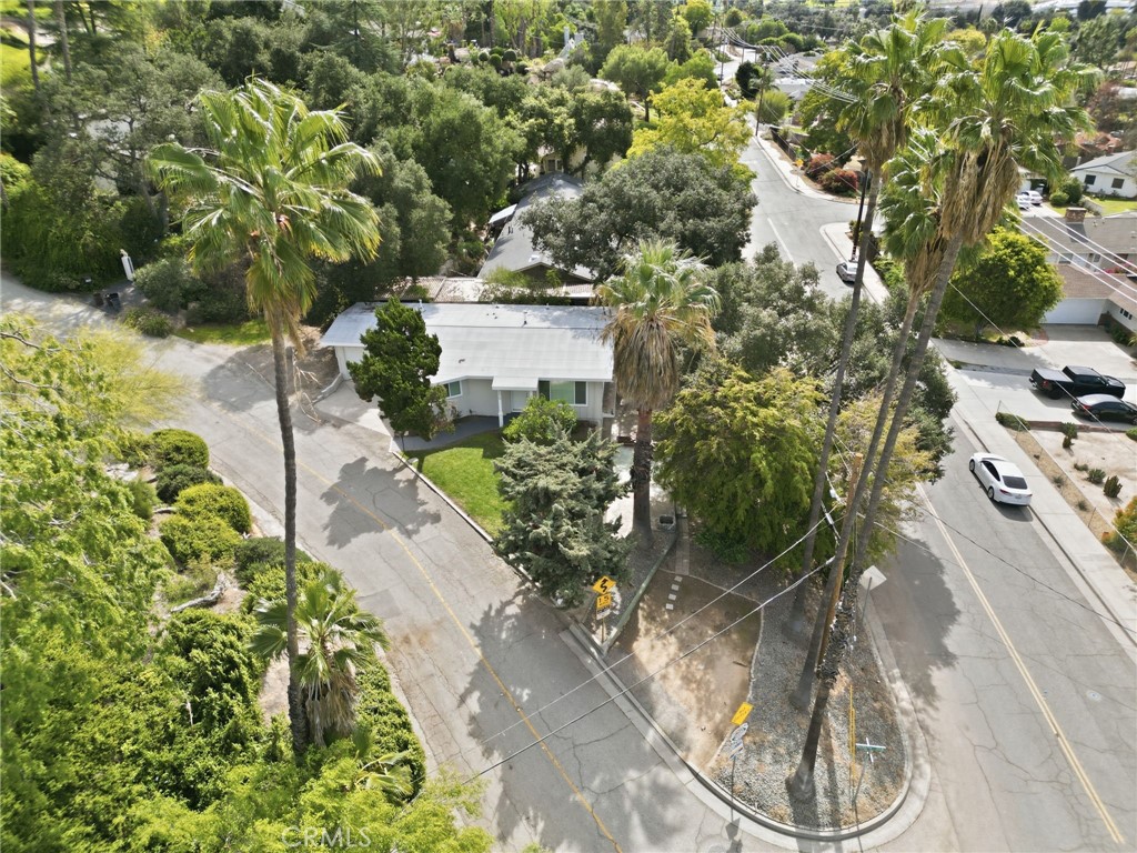 3370 Pachappa Hill Riverside, CA 92506 - Photo 34 of 36 a view of a yard
