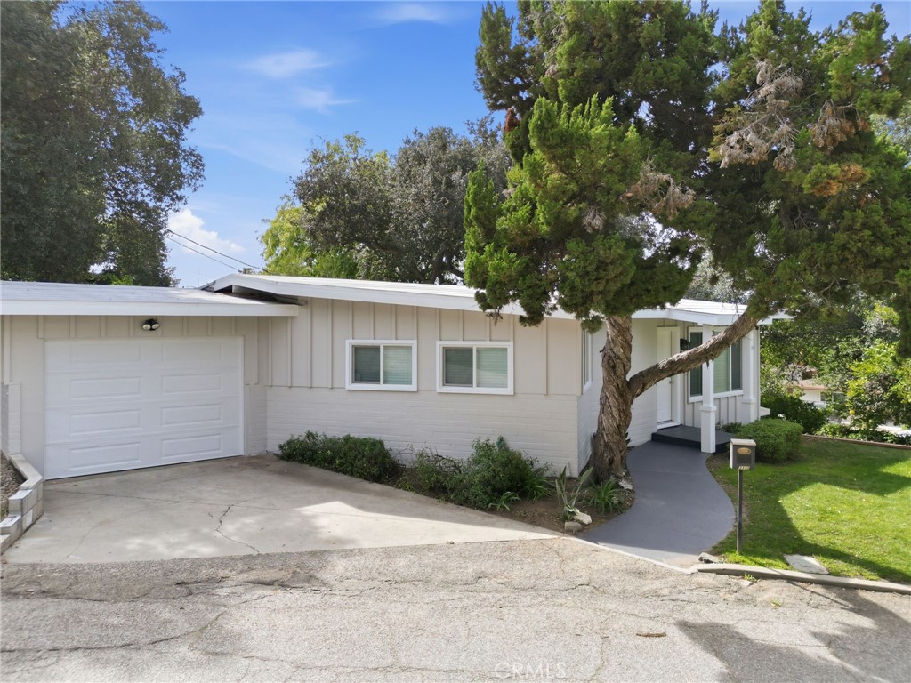3370 Pachappa Hill Riverside, CA 92506 - Photo 4 of 36 a house view with a outdoor space