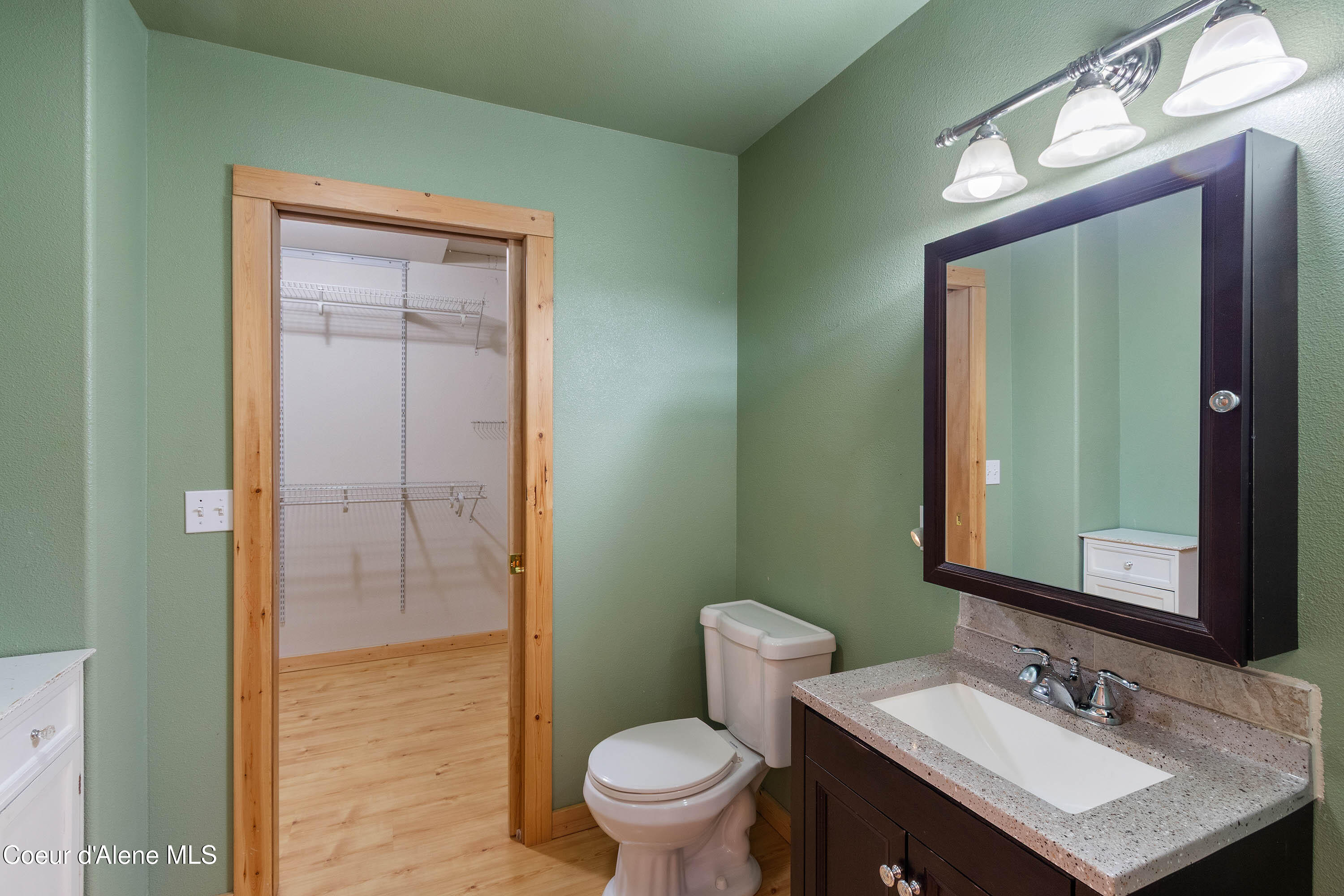 1657 East Dufort Road Sagle, ID 83860 - Photo 13 of 37 mbath