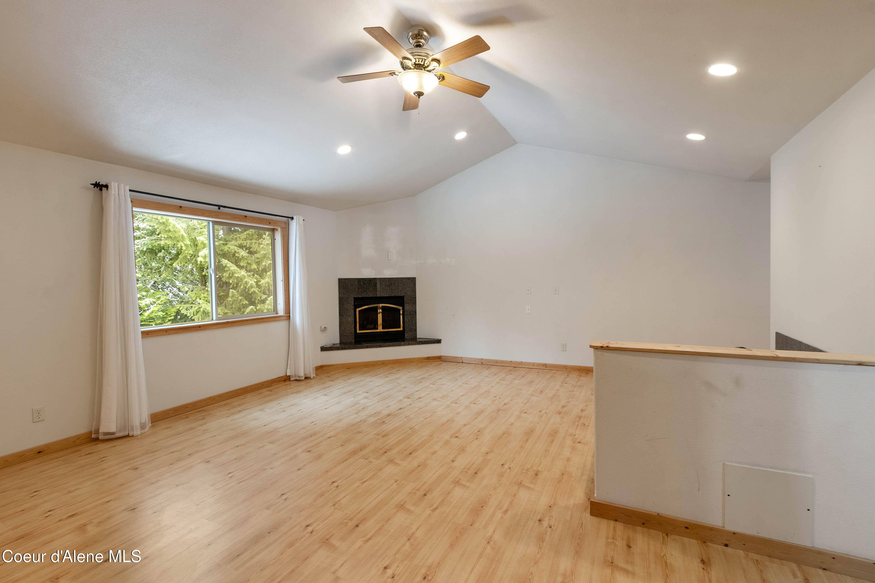 1657 East Dufort Road Sagle, ID 83860 - Photo 15 of 41 master2