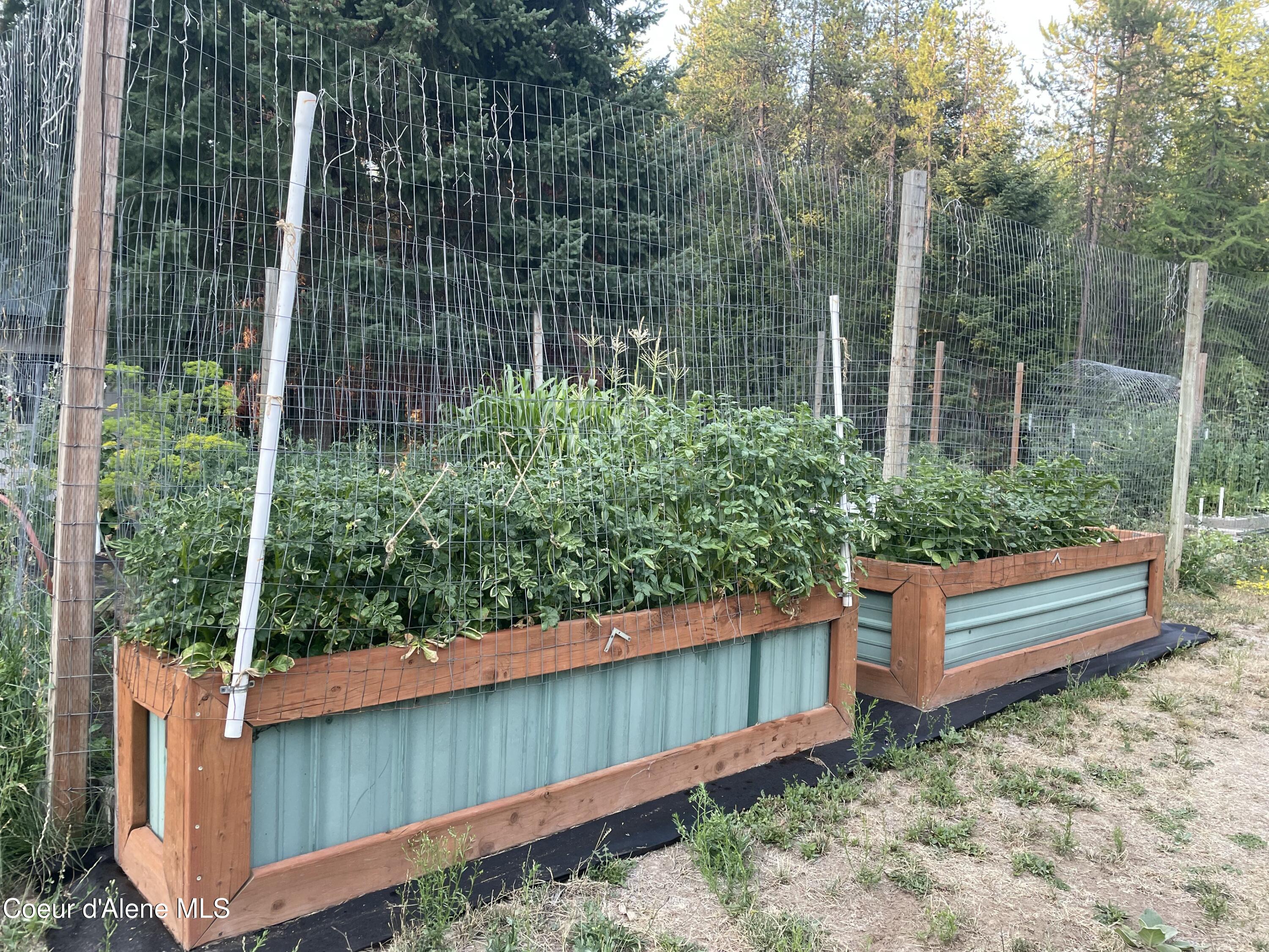 1657 East Dufort Road Sagle, ID 83860 - Photo 27 of 37 gard1