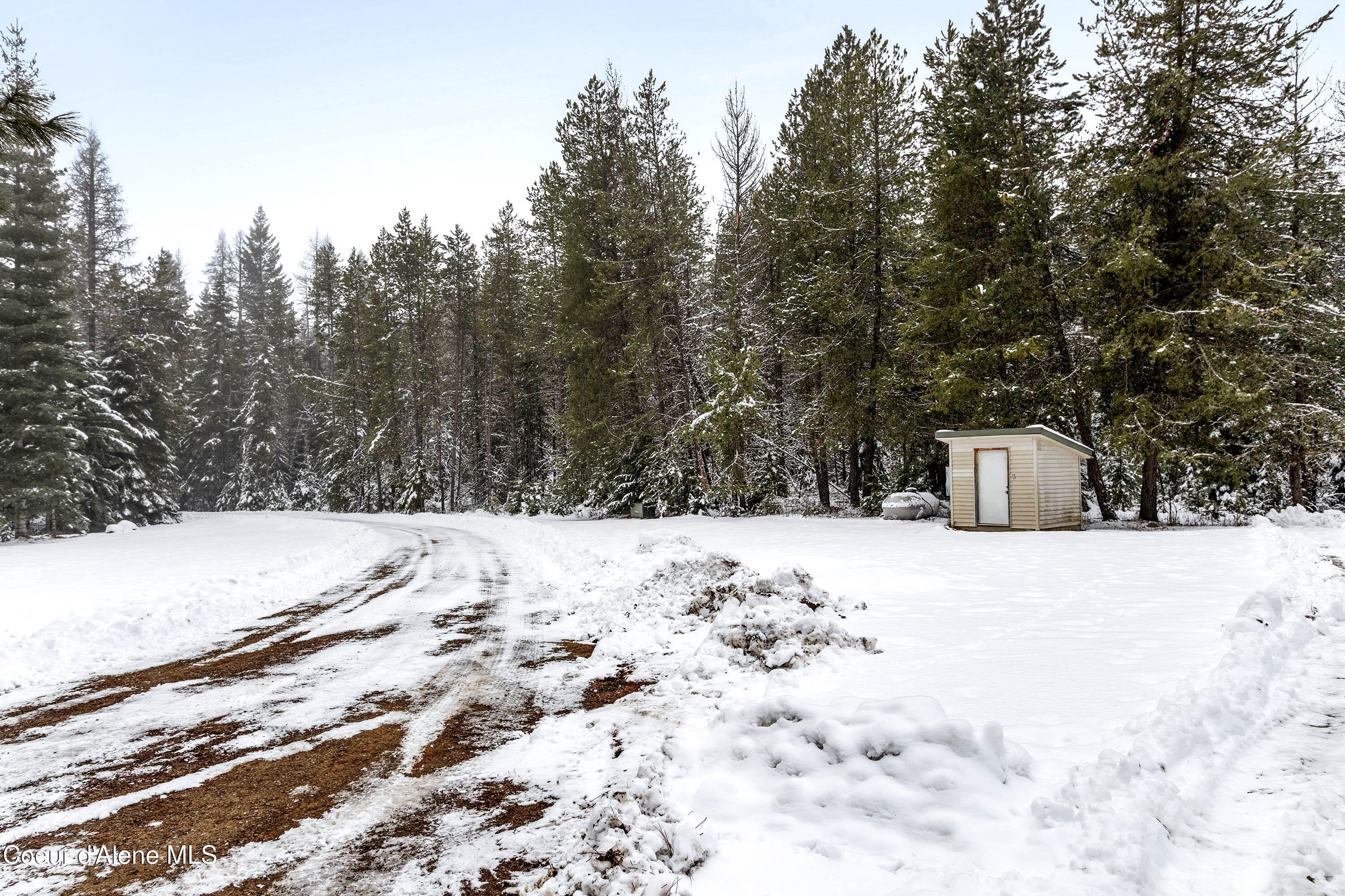 1657 East Dufort Road Sagle, ID 83860 - Photo 40 of 41 property