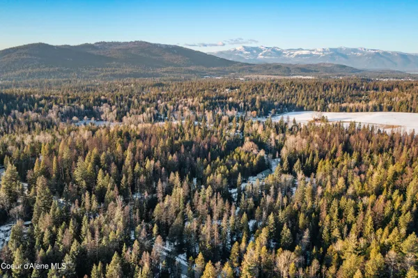 $1,100,000 | 1657 East Dufort Road, Sagle, ID 83860