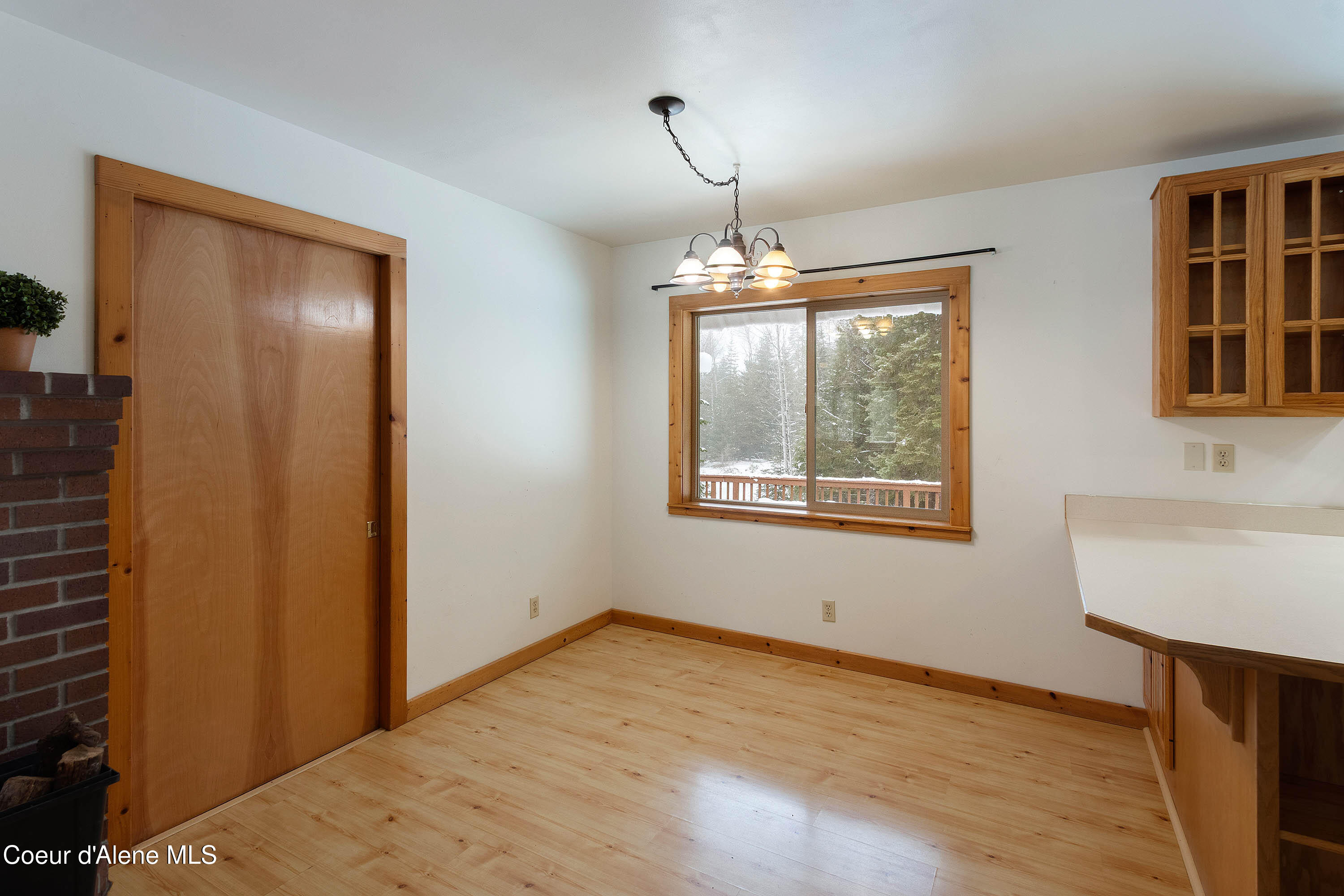 1657 East Dufort Road Sagle, ID 83860 - Photo 9 of 37 dine