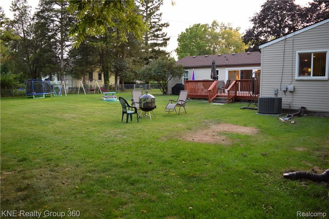 18488 Inkster Road Redford, MI 48240 - Photo 29 of 36 FencedInArea.jpg