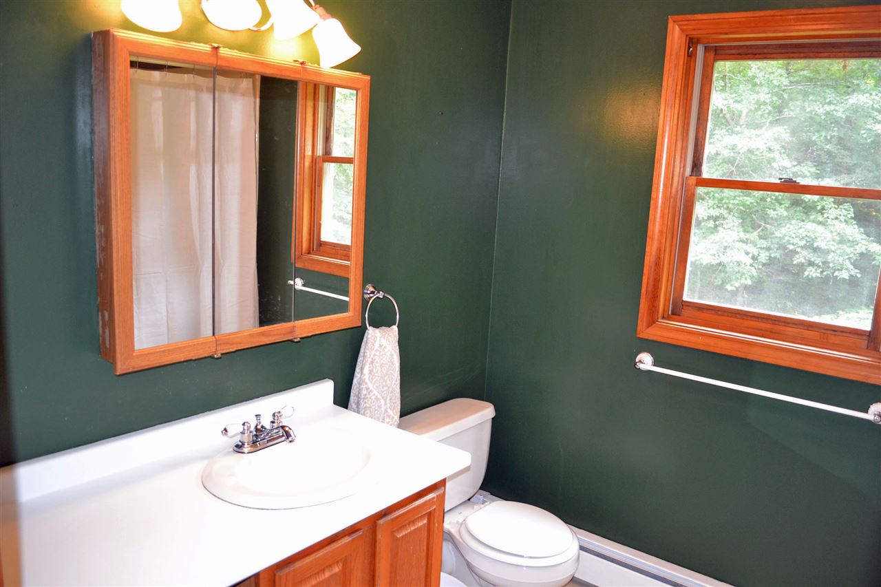 20 Range Road Deerfield, NH 03037 - Photo 19 of 35