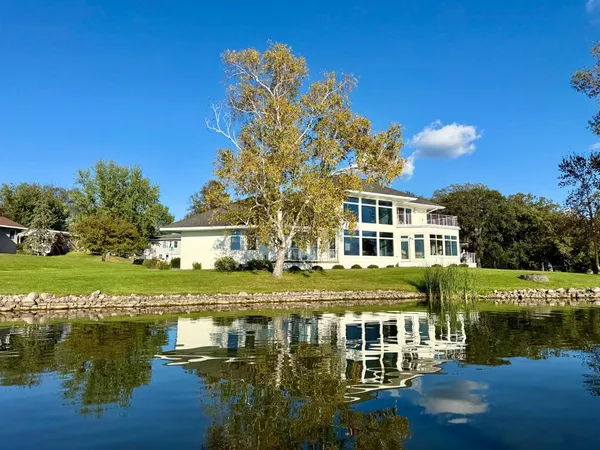 $1,050,000 | 553 Lake Street North, Sauk Centre, MN 56378