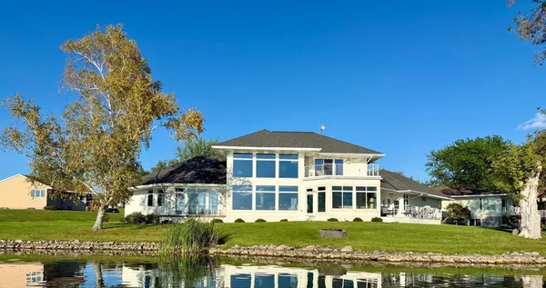 $1,050,000 | 553 Lake Street North, Sauk Centre, MN 56378